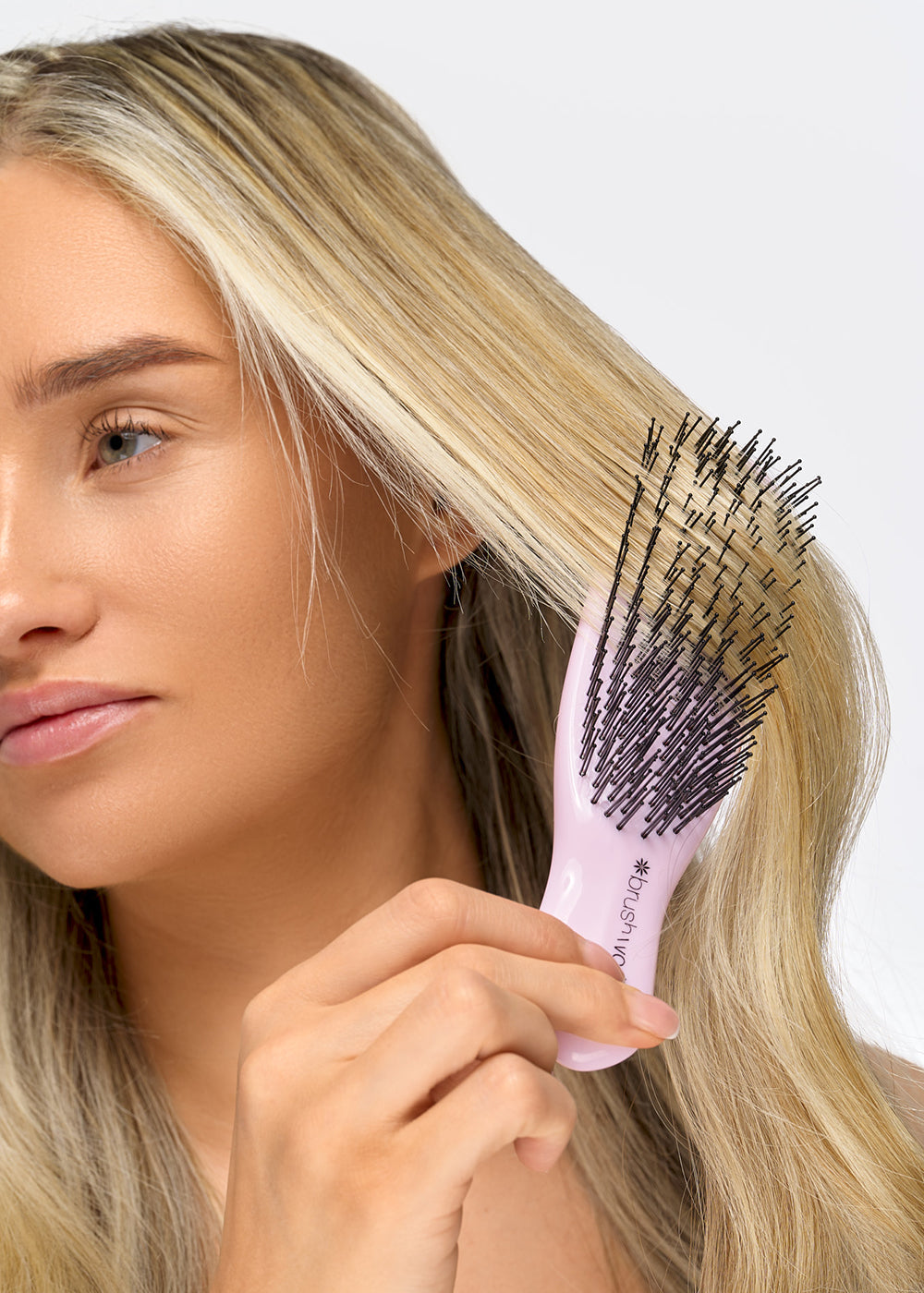 Should You Detangle Hair Wet or Dry? Choosing the Right Tool